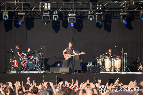 Entspannt - Fotos: Sting live auf dem Bowling Green in Wiesbaden 
