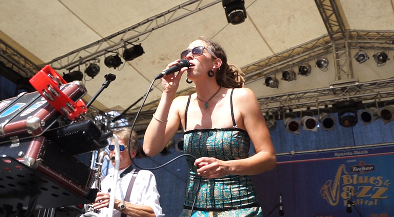 The Urban Turbans und Mareeya heizten dem Publikum beim Blues- und Jazzfestival Bamberg ein